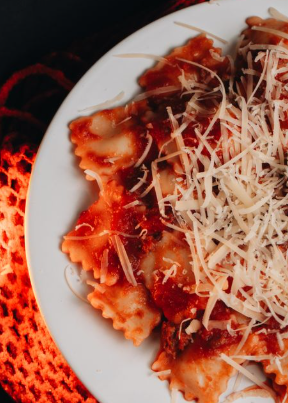 Slow Cooker Ravioli Lasagna Recipe (Easy & Cheesy)